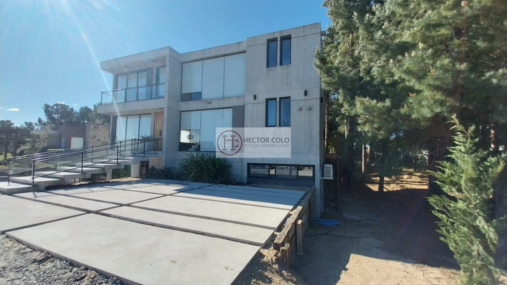 Alquier TEMPORAL casa Costa Esmeralda. 6 ambientes con Pileta