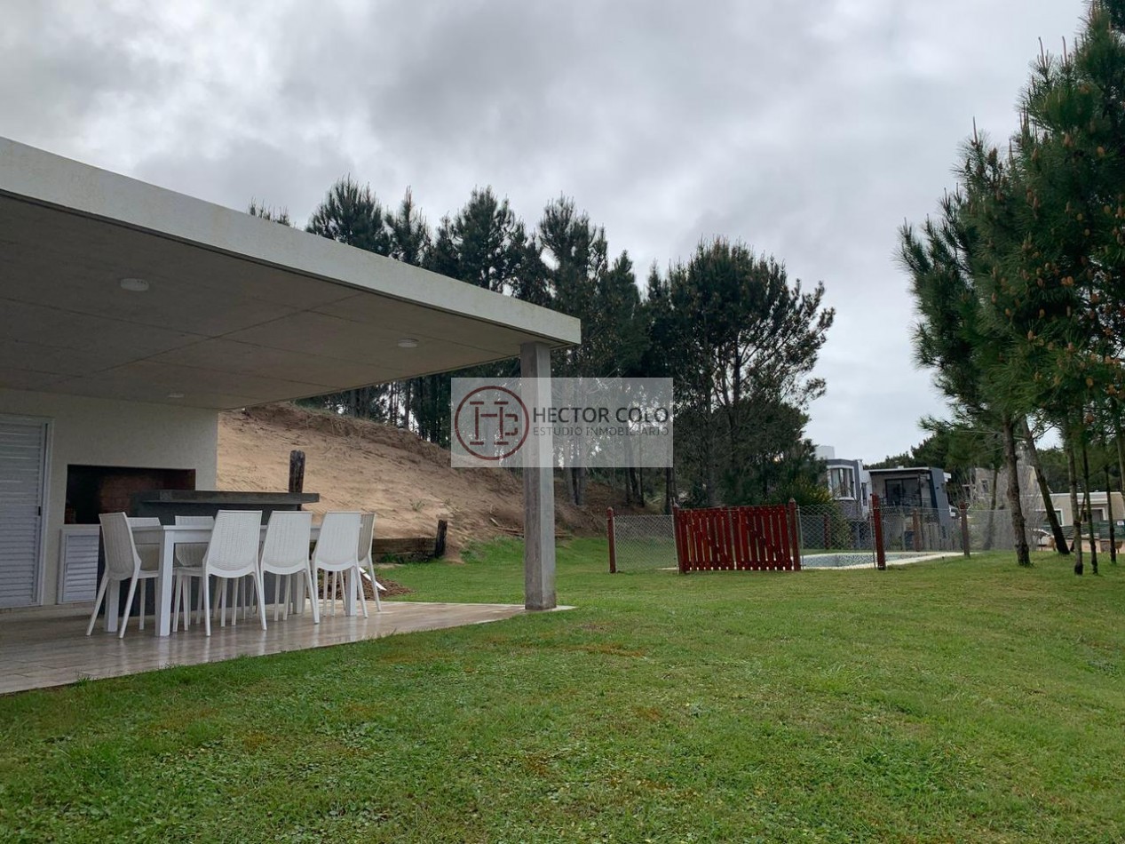 BARRIO DEPORTIVA 1 COSTA ESMERALDA ( Permuta)