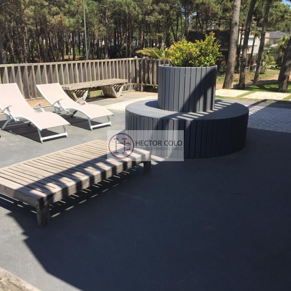 CASA CON PISCINA FRENTE AL MAR - LA FRONTERA PINAMAR NORTE -