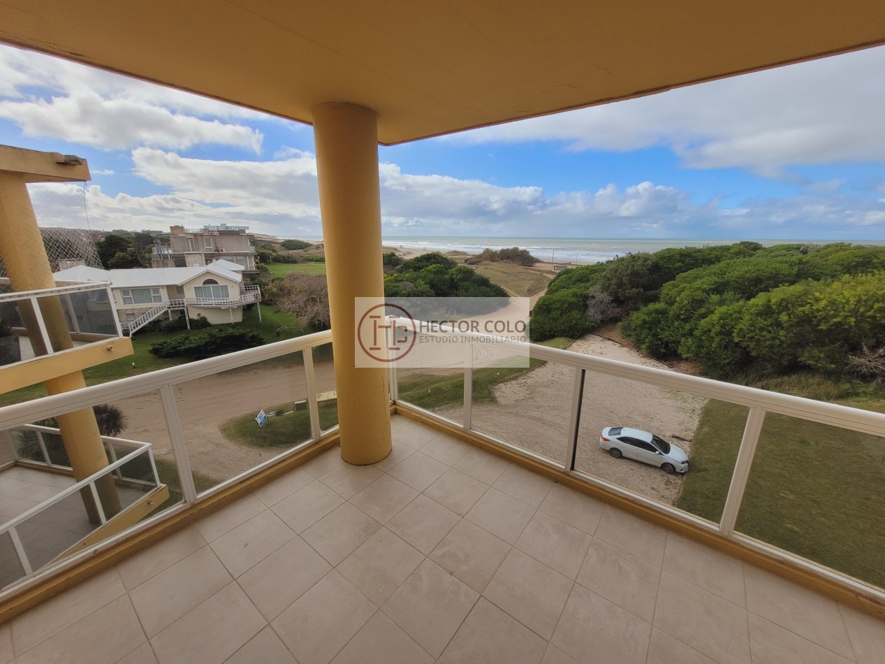 Penthouse en dos plantas  con vista al  mar en Cilene 1