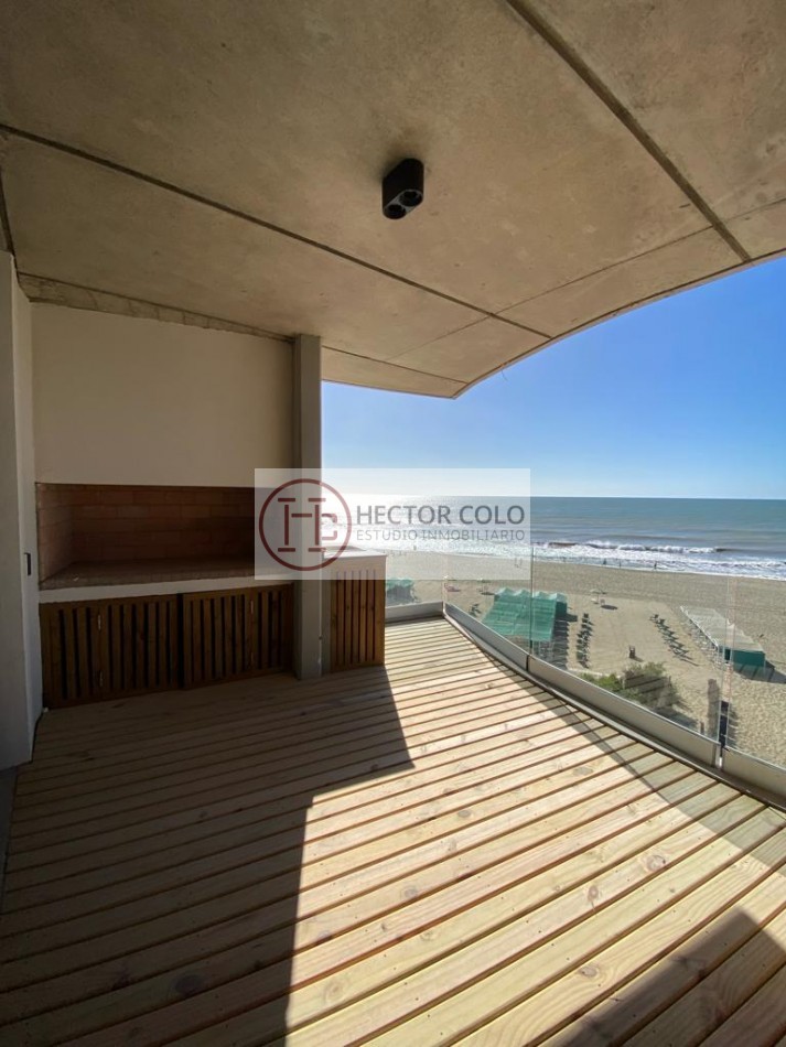 Venta de departamento 3 ambientes Frente al Mar