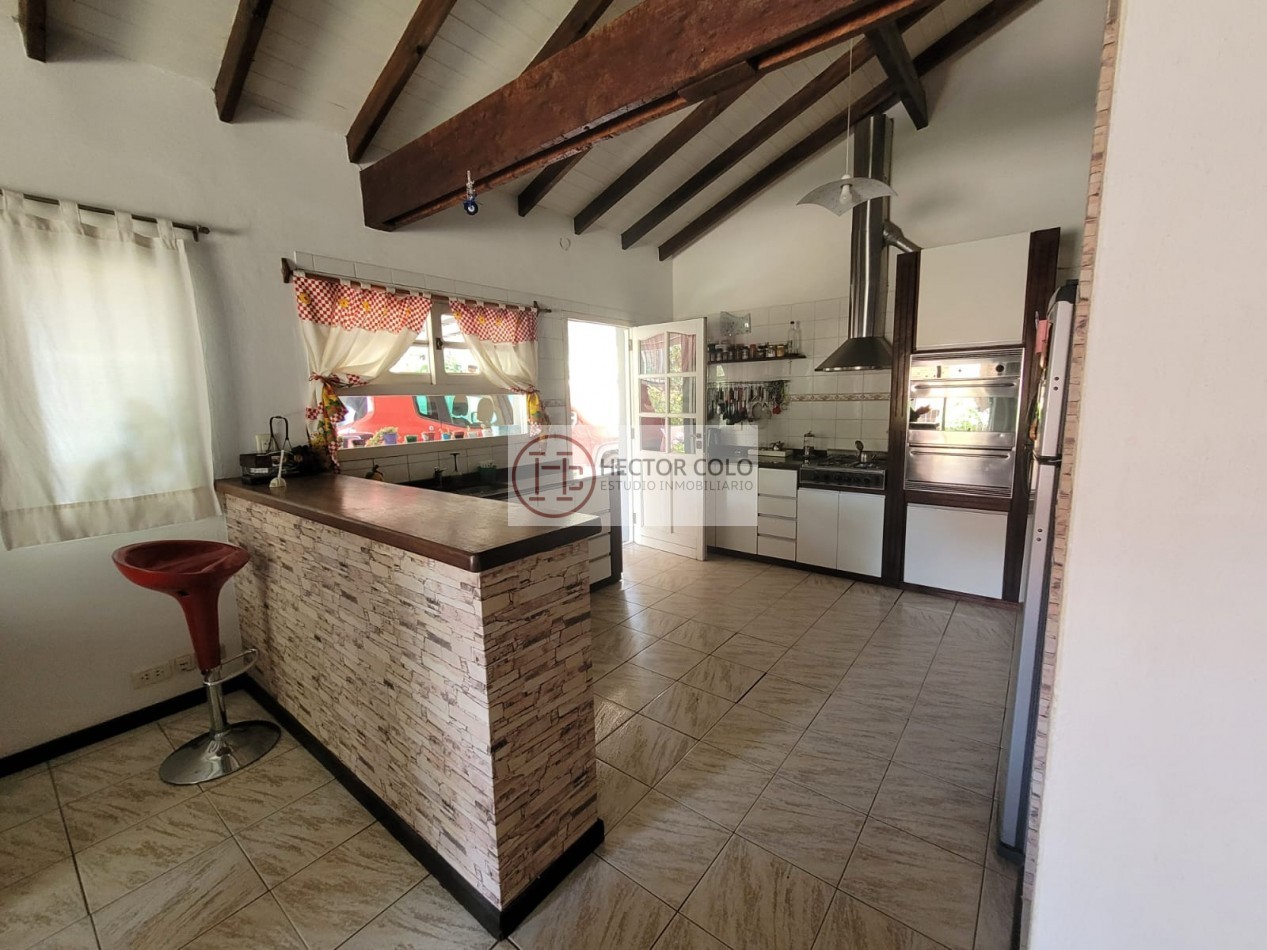 CASA EN VENTA-PINAMAR