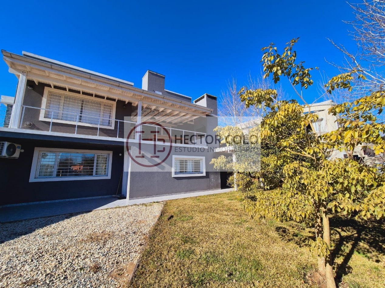 Venta de Casa con departamento en Ostende