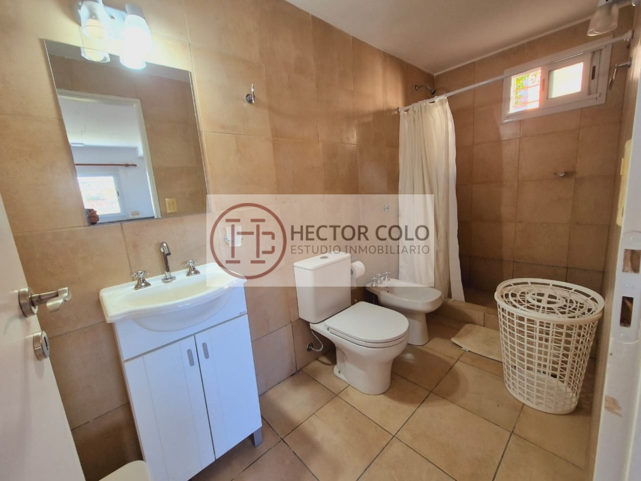 Venta de Casa con departamento en Ostende