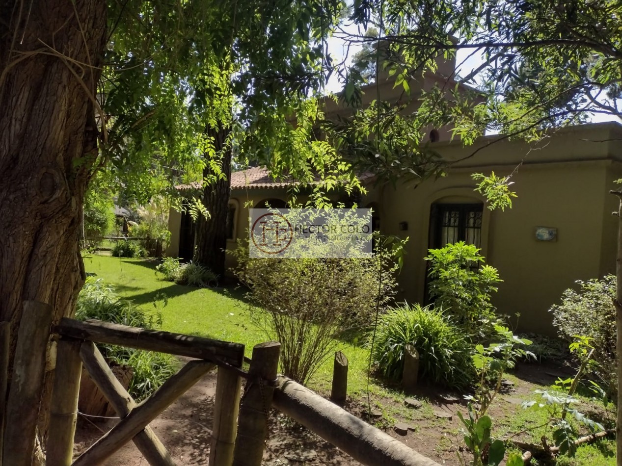 Casa estilo colonial en Valeria del Mar