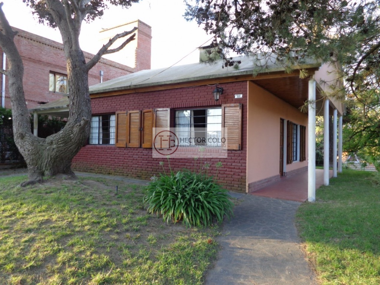 Casa en lote multifamiliar a 150 metros del Mar - Valeria del Mar
