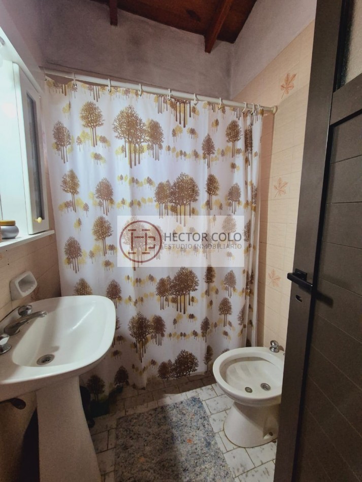 Venta de casa sobre lote multifamiliar