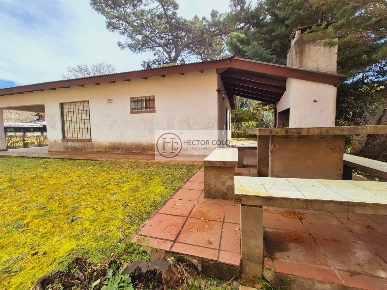 Venta de casa sobre lote multifamiliar