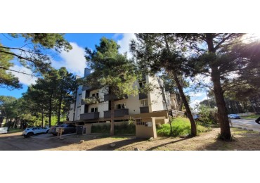 EN VENTA-DEPARTAMENTO 3 AMBIENTES-EDIFICIO JASON PARK-