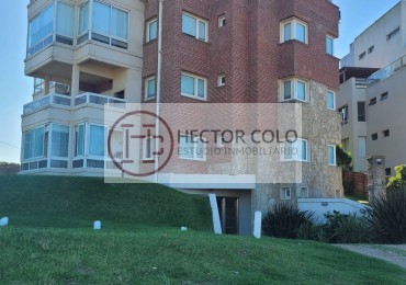 Exclusivo departamento de 5 ambientes frente al mar