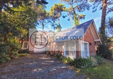 Casa zona Viejo  Golf de Pinamar